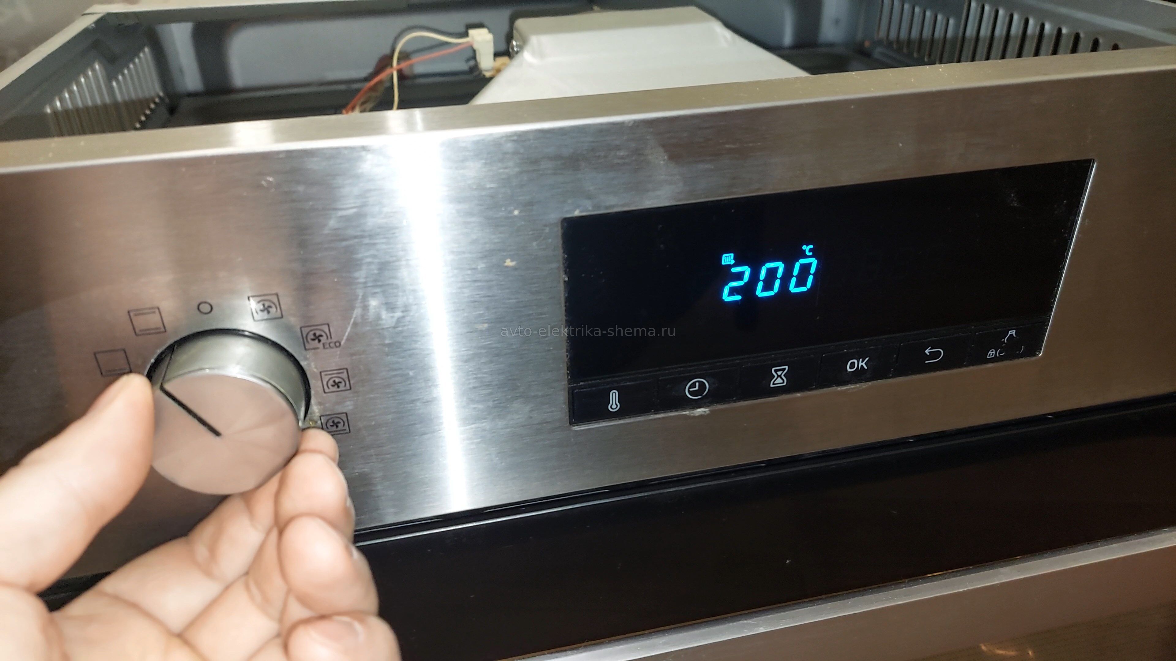 Духовка работает