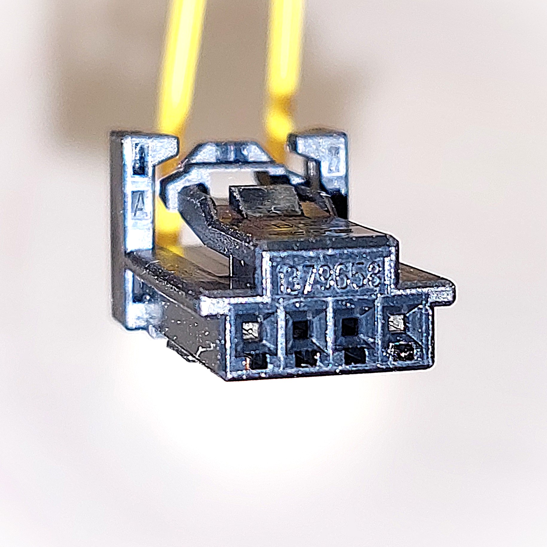 Как разобрать разъём 1379658-1